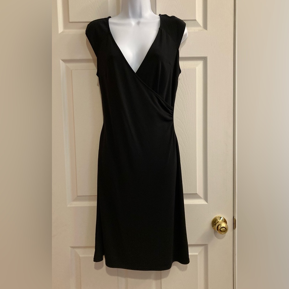 ❤️Ann Taylor Loft LBD size 6